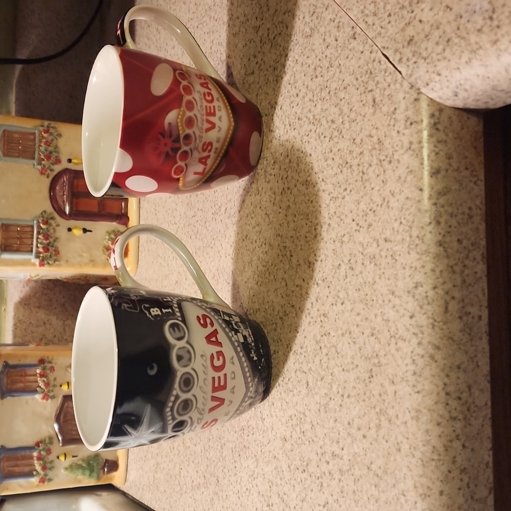 Set of las vegas mugs